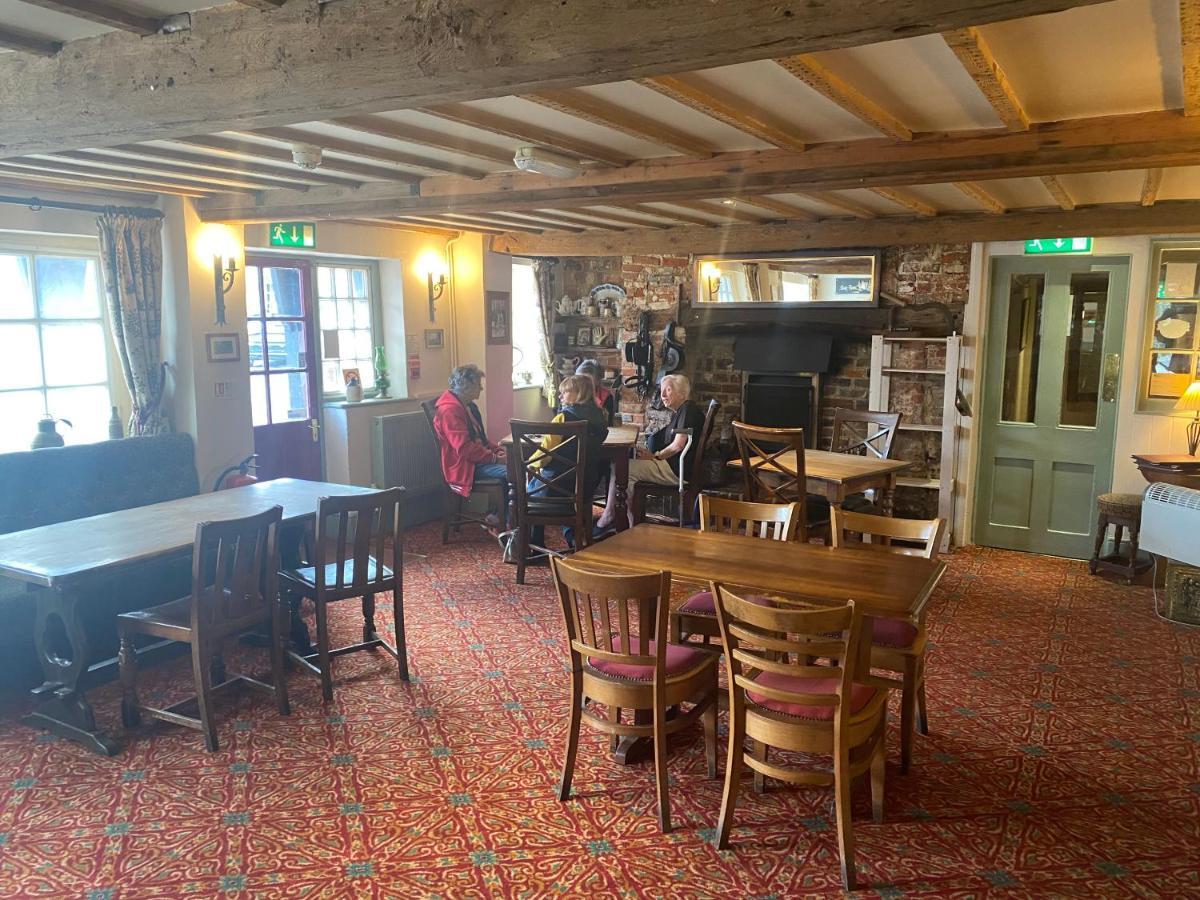 The Coach And Horses Bed & Breakfast Winchester Bagian luar foto