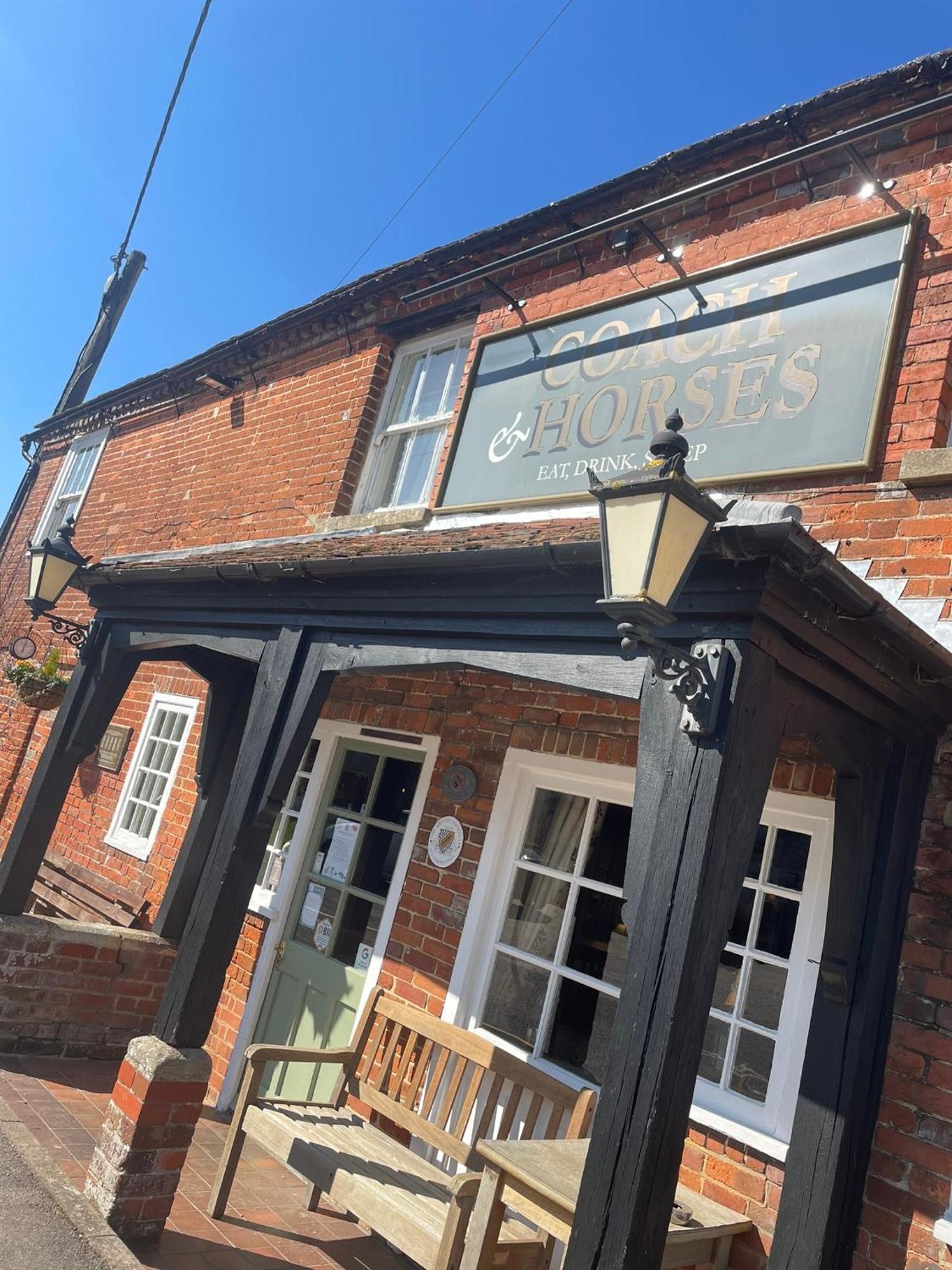 The Coach And Horses Bed & Breakfast Winchester Bagian luar foto